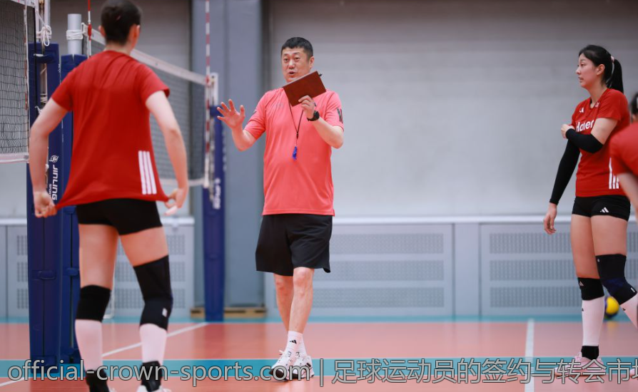 足球运动员的签约与转会市场分析